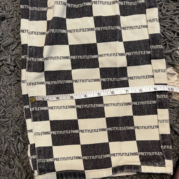 Pretty Little Thing Brown Checkerboard Branded Wide Leg Jeans - Picture 10 of 11